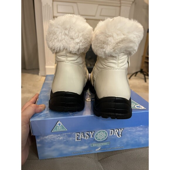 Easy Street Women Fur Cuff Winter Ankle Booties Frosty Size US 7M Winter White - Picture 8 of 10